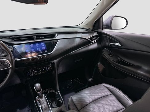 Used 2022 Buick Encore GX Essence FWD image 25