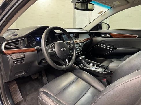 Used 2019 Kia Cadenza Technology image 12