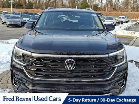 Certified 2025 Volkswagen Atlas SEL Premium R-Line image 2
