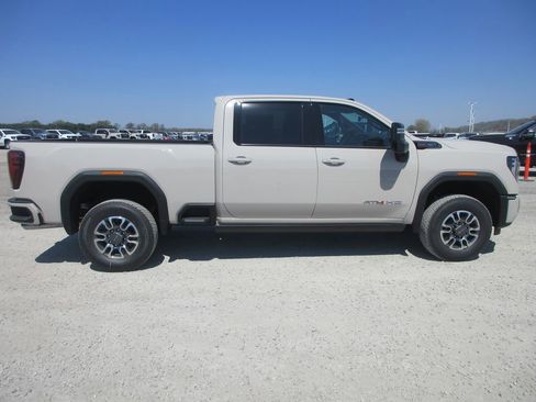 New 2026 GMC Sierra 2500 AT4 w/ AT4 Premium Plus Package image 3