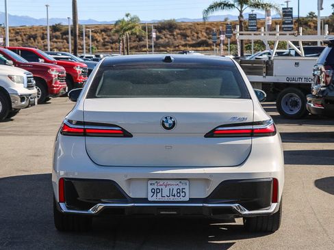Used 2025 BMW 740i RWD image 5