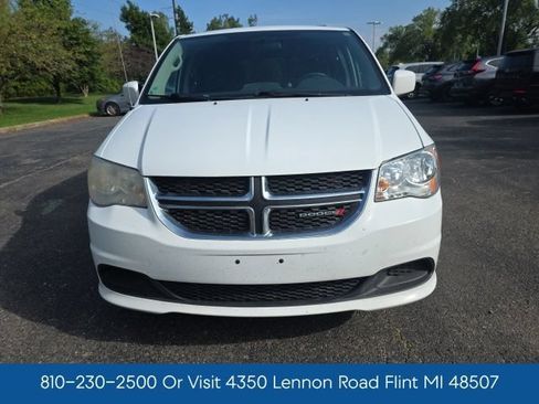 Used 2014 Dodge Grand Caravan SXT FWD image 2