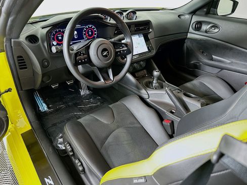 Used 2023 Nissan Z w/ Floor Mat Package (L93) RWD image 23
