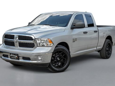 Used 2019 RAM 1500 Tradesman w/ Tradesman SXT Package RWD image 4