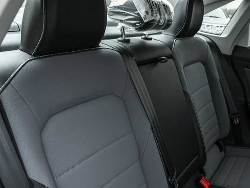 Used 2026 Volkswagen Jetta SE FWD image 31