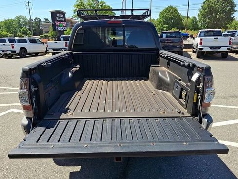 Used 2014 Toyota Tacoma 4x4 Double Cab w/ TRD Off-Road Package image 23