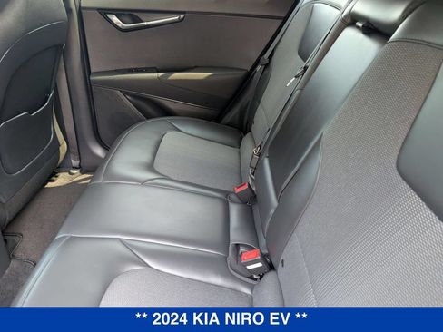 Used 2024 Kia Niro Wind w/ Wind Preserve Package FWD image 16