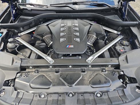Used 2024 BMW X7 M60i w/ Executive Package image 27