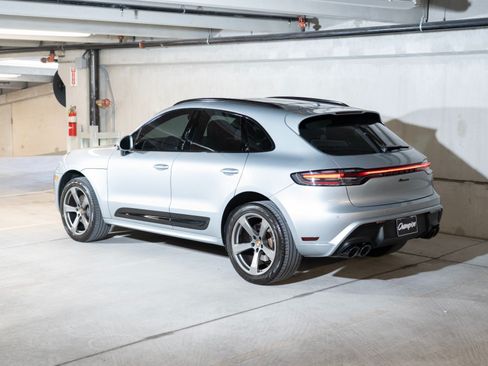 Certified 2023 Porsche Macan AWD/4WD image 3