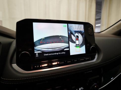 Certified 2023 Nissan Rogue SL w/ SL Premium Package image 20