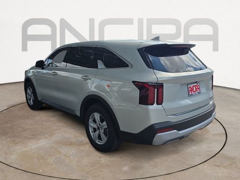 Certified 2026 Kia Sorento LX FWD image 5