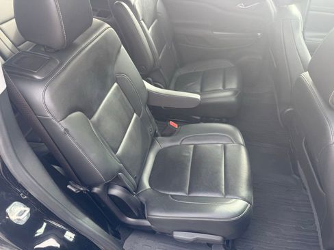 Used 2022 GMC Acadia SLT w/ Elevation Edition AWD/4WD image 44