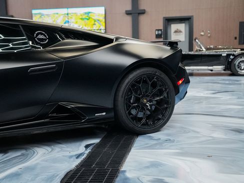 Used 2023 Lamborghini Huracan Tecnica RWD image 19