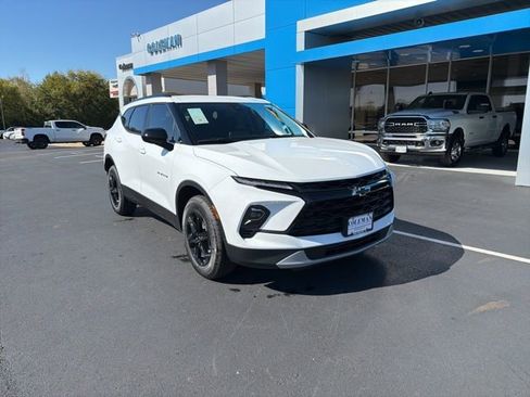 New 2025 Chevrolet Blazer LT w/ Midnight/Sport Edition image 2