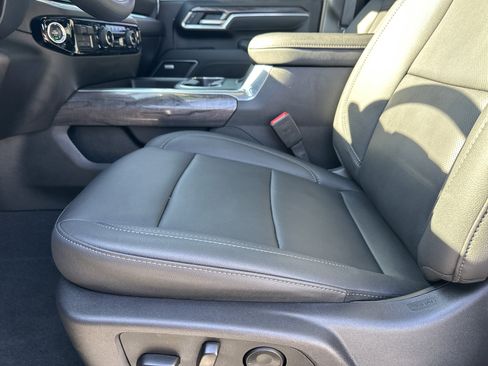 Certified 2025 Chevrolet Silverado 2500 LTZ w/ LTZ Plus Package image 10