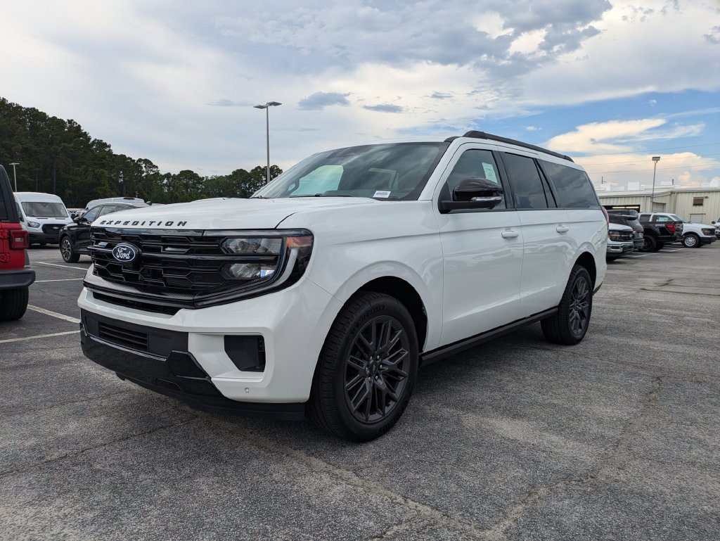 New 2027 Ford Expedition Max Platinum w/ Stealth Appearance Package RWD image 8