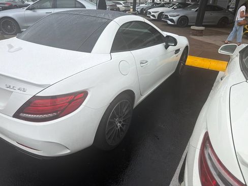 Used 2017 Mercedes-Benz SLC 43 AMG image 5