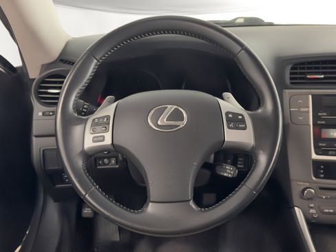 Used 2011 Lexus IS 250C w/ Luxury Pkg RWD image 19