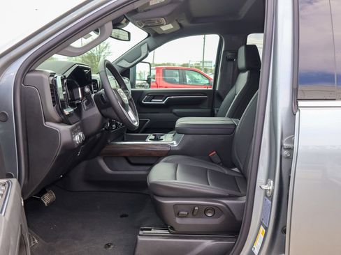 New 2026 GMC Sierra 2500 SLT image 8