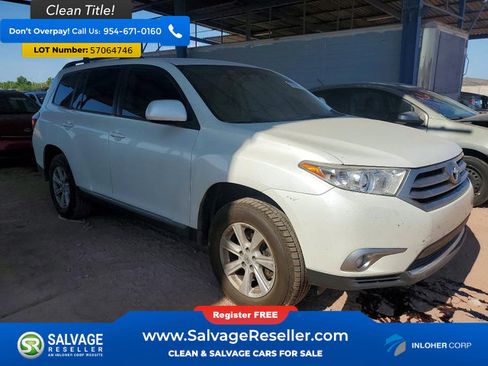 Used 2013 Toyota Highlander Plus FWD image 5