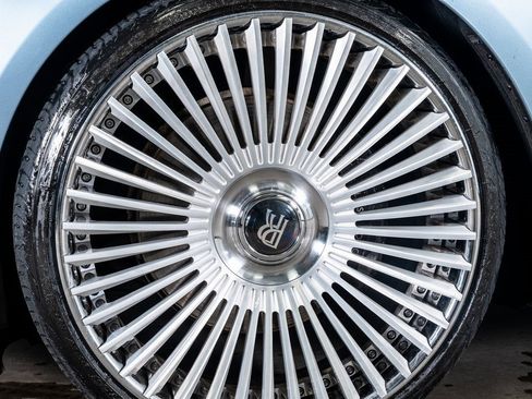 Used 2017 Rolls-Royce Wraith image 11