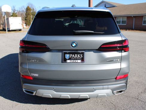 New 2026 BMW X5 xDrive50e w/ Climate Comfort Package image 7