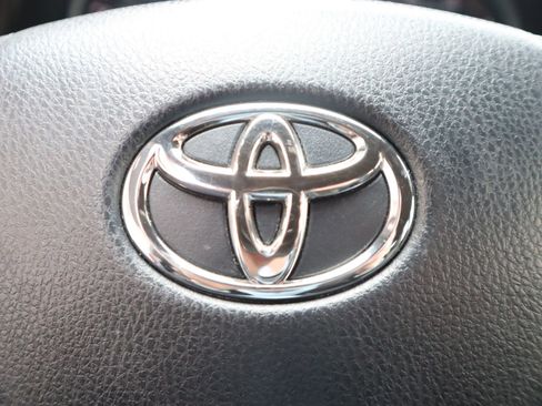 Used 2017 Toyota RAV4 SE w/ Advanced Technology Package image 35