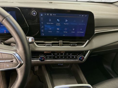 Used 2025 Chevrolet Equinox LT w/ Convenience Package II image 26