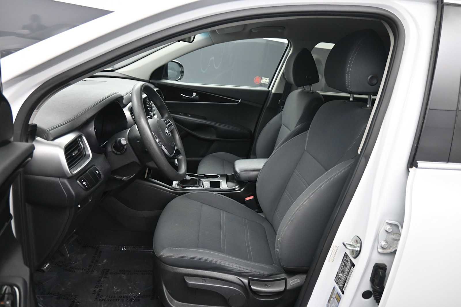 Used 2020 Kia Sorento FWD V6 image 17