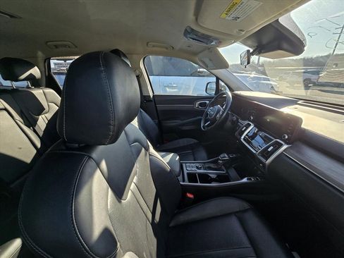 Used 2022 Kia Sorento S image 3