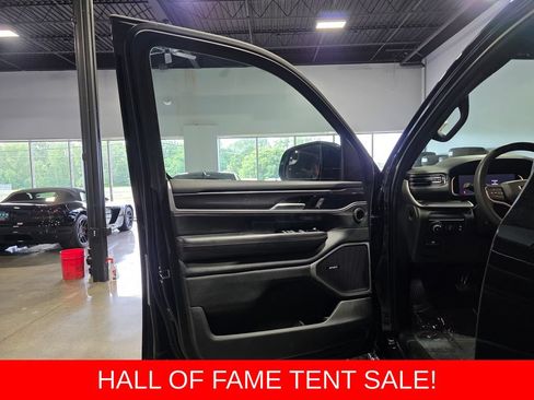 Used 2022 Jeep Wagoneer Series I AWD/4WD image 14