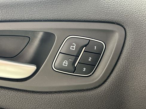 Used 2019 Ford Escape Titanium AWD/4WD image 32