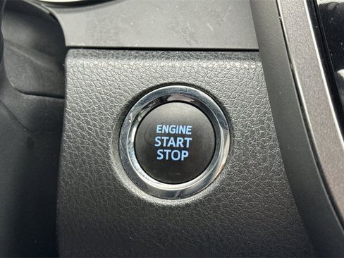 Used 2023 Toyota Camry SE image 24