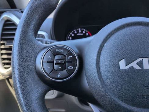 Used 2022 Kia Soul LX image 23