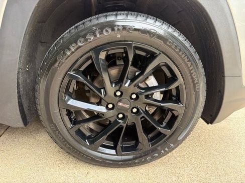 Used 2023 GMC Terrain SLE w/ Driver Convenience Package AWD/4WD image 28