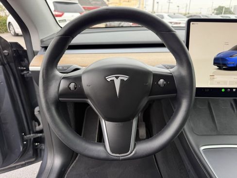 Used 2023 Tesla Model Y Long Range image 24