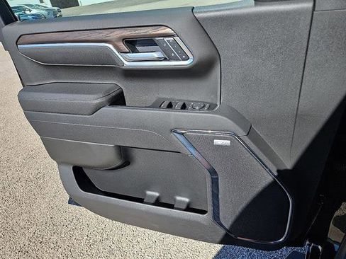 New 2026 GMC Sierra 1500 SLT image 14