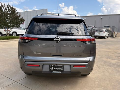 Certified 2026 Nissan Pathfinder SL AWD/4WD image 4