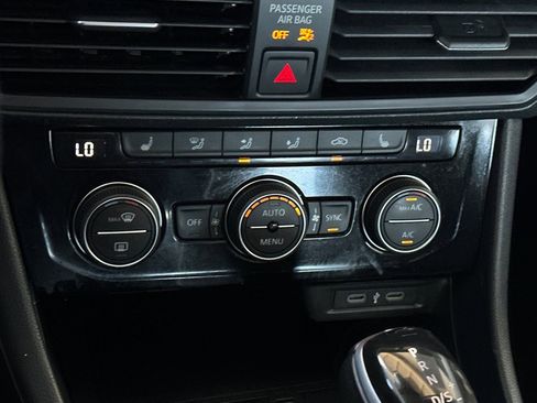 Used 2024 Volkswagen Jetta SE FWD image 19