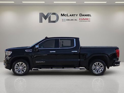 Used 2022 GMC Sierra 1500 Denali AWD/4WD image 3