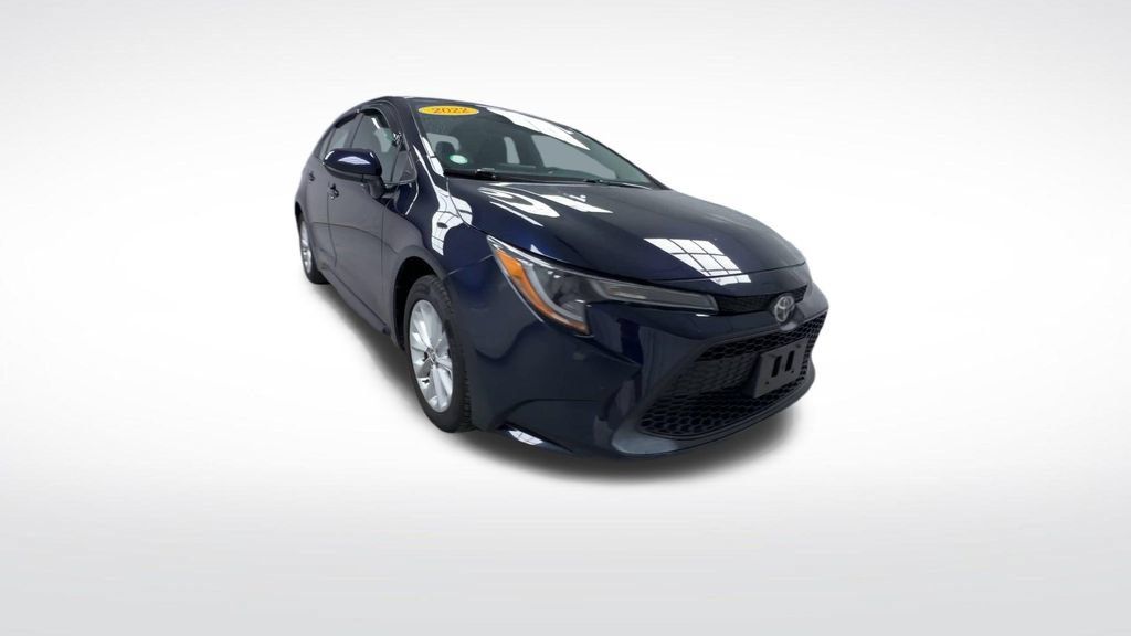 Used 2022 Toyota Corolla LE w/ LE Convenience Package FWD image 2