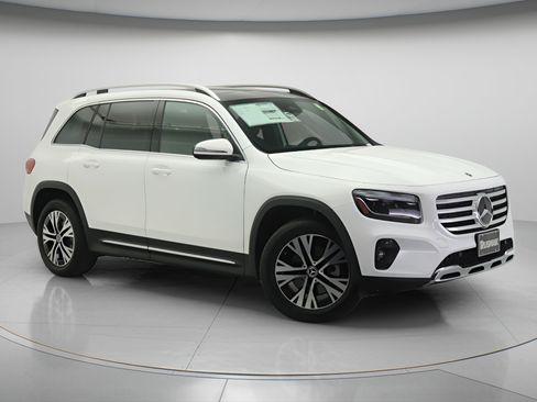 New 2026 Mercedes-Benz GLB 250 image 1