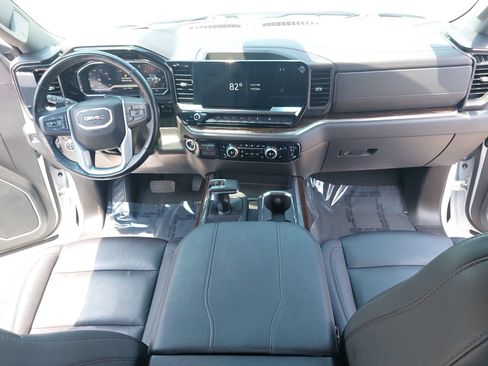Used 2025 GMC Sierra 1500 Elevation w/ Elevation Premium Package AWD/4WD image 9