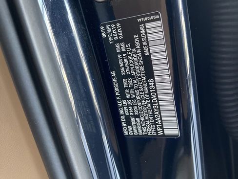 Used 2020 Porsche Cayenne image 38