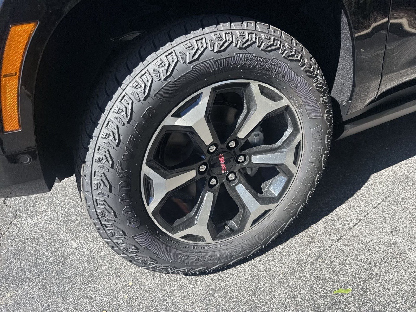 New 2026 GMC Yukon AT4 w/ AT4 Premium Plus Package AWD/4WD image 8