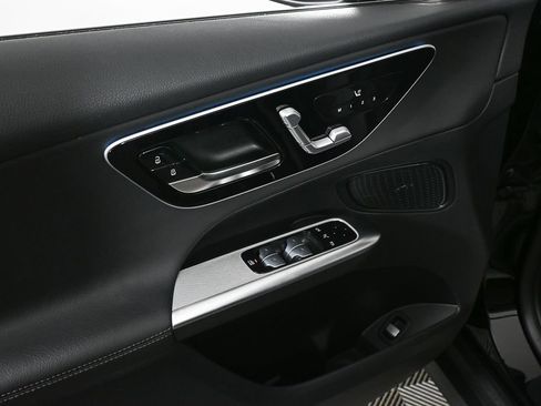 Used 2026 Mercedes-Benz GLC 300 image 8