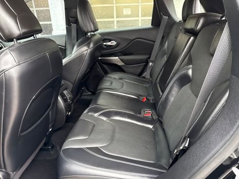 Used 2021 Jeep Cherokee Latitude Lux w/ Comfort/Convenience Group image 25