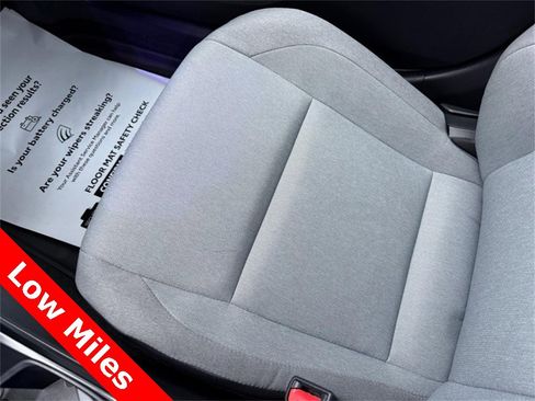 Used 2025 Toyota Camry LE image 27