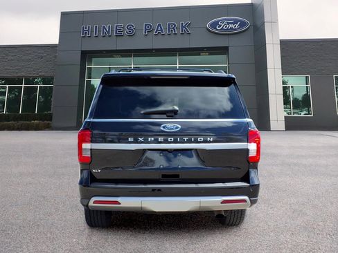 Used 2023 Ford Expedition XLT AWD/4WD image 6