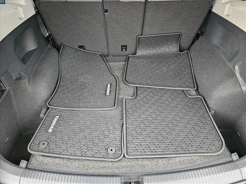 Used 2020 Volkswagen Tiguan SE image 6